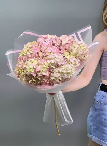 Монобукет «7 колумбийских гортензий» от интернет-магазина цветов в 