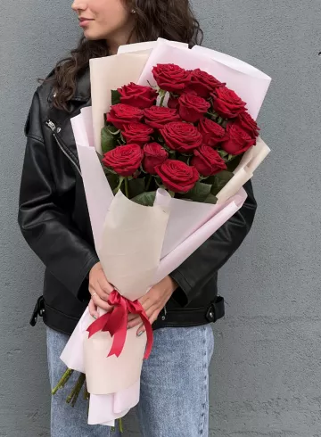 Букет цветов «Моно из 17 80 см. роз» от интернет-магазина цветов в 