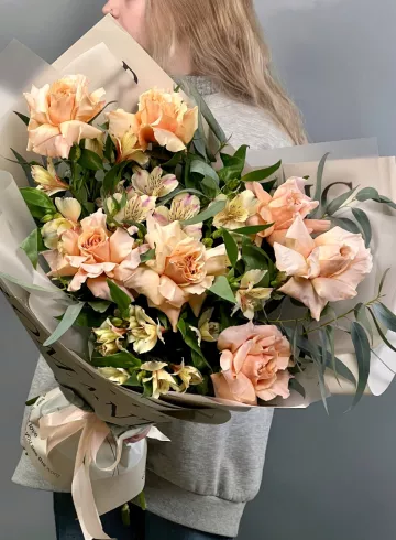 Авторский букет «Мой персик» от интернет-магазина цветов в 