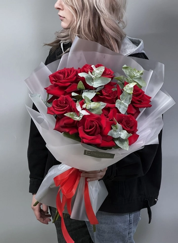 Монобукет «7 роз и должны выглядеть так» от интернет-магазина цветов в 