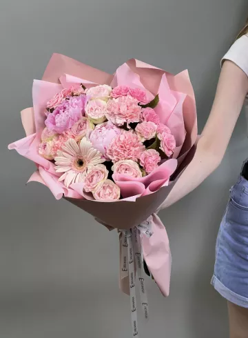 Авторский букет «Розовый – любимый цвет» от интернет-магазина цветов в 