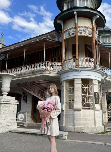 Авторский букет &laquo;За кофе к Гукасову&raquo; от интернет-магазина цветов в 