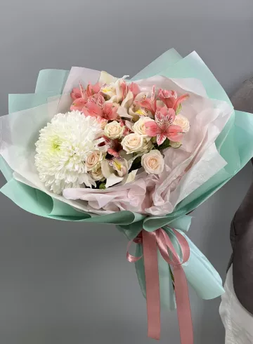 Букет цветов «Обаятельный» от интернет-магазина цветов в 