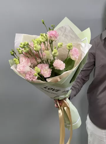 Букет цветов «Подвижный и стойкий» от интернет-магазина цветов в 