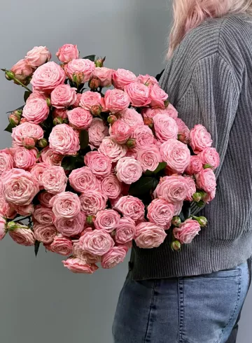 1 ветка кустовой пионовидной розы Мадам Бомбастик от интернет-магазина цветов в 