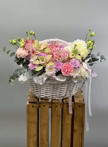 Букет цветов в корзине «Я подарю тебе сад из цветов» от интернет-магазина цветов в 