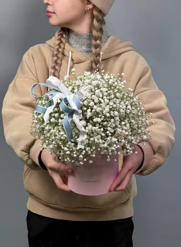 Букет цветов в коробке «Пушистик» от интернет-магазина цветов в 