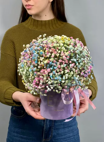 Букет в коробке «Под куполом» от интернет-магазина цветов в 