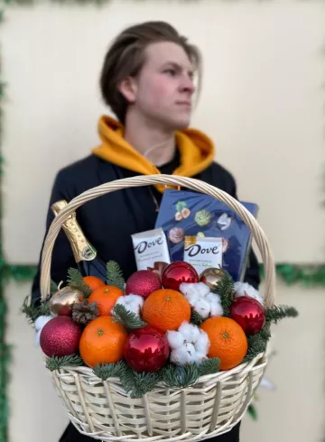 Корзина продуктовая «Идеальное приключение» от интернет-магазина цветов в 