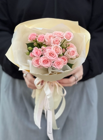 Букет из кустовой розы &laquo;Конфетка&raquo; от интернет-магазина цветов в 