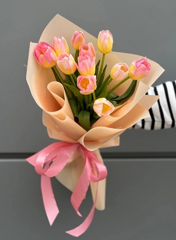 11 розовых тюльпанов от интернет-магазина цветов в 
