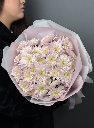 Букет с хризантемой «Сахарная вата» от интернет-магазина цветов в 