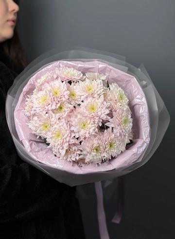 Букет с хризантемой «Малиновая конфетка» от интернет-магазина цветов в 