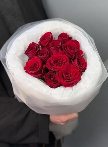 Монобукет из 11 красных роз от интернет-магазина цветов в 