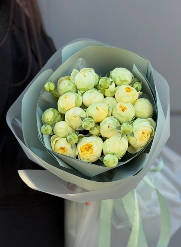 Монобукет из 5 веток пионовидной кустовой розы Пиони Баблс от интернет-магазина цветов в 