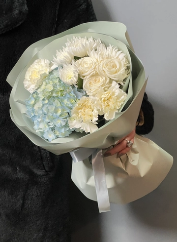 Авторский букет «Нежные чувства» от интернет-магазина цветов в 