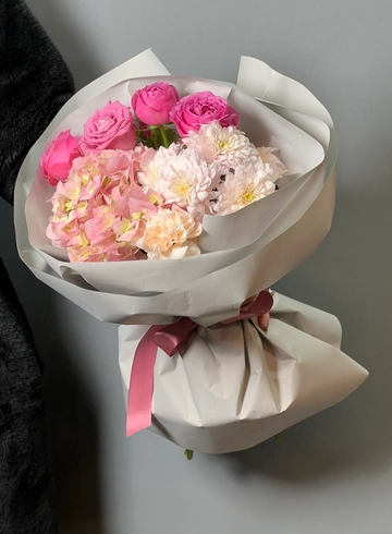 Авторский букет «Розовый микс» от интернет-магазина цветов в 