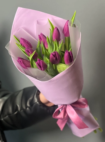 9 тюльпанов в конверте от интернет-магазина цветов в 