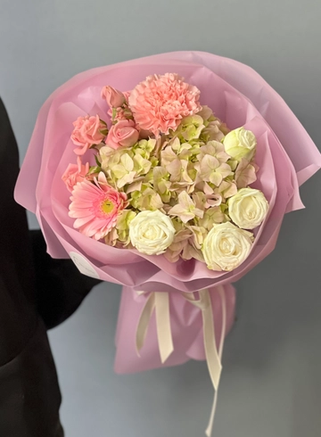 Авторский букет «Первое свидание» от интернет-магазина цветов в 