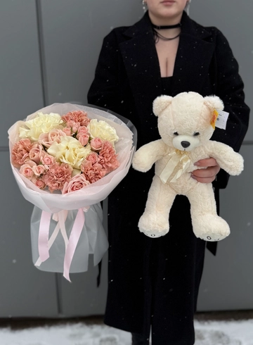 Комбо с авторским букетом и кремовым мишкой  от интернет-магазина цветов в 