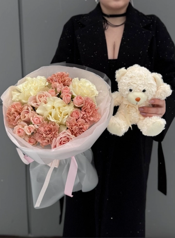 Комбо с авторским букетом и кудрявым мишкой  от интернет-магазина цветов в 