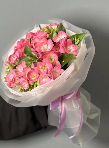 Букет из 11 фрезий от интернет-магазина цветов в 