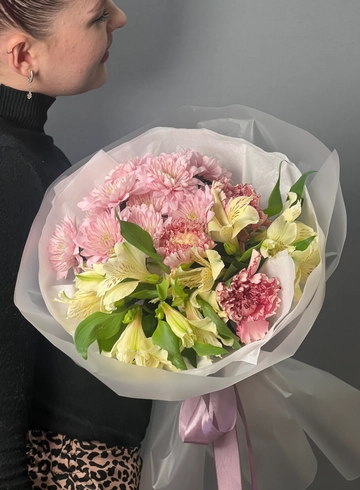 Авторский букет с альстромерией «Шик и блеск» от интернет-магазина цветов в 