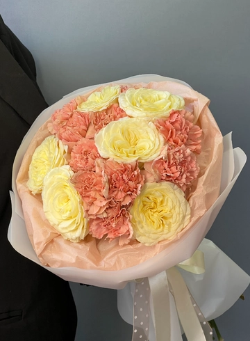 Сборный букет с гвоздиками «Солнышко» от интернет-магазина цветов в 