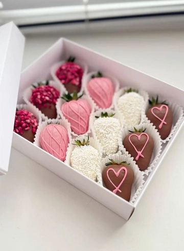 Клубника в шоколаде &laquo;Сладкий микс&raquo; от интернет-магазина цветов в 