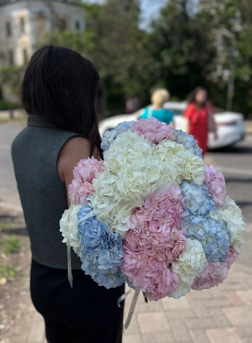 Букет из гортензий MIX PREM от интернет-магазина цветов в 